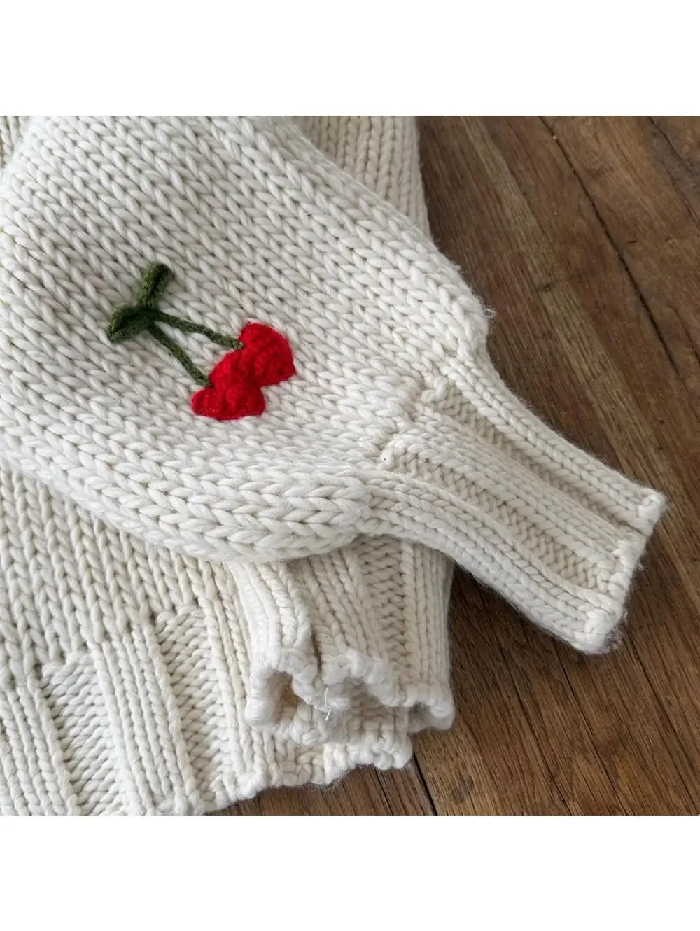 Forever 21 cherry ivory chunky knit mock neck ribbed sweater cherries M